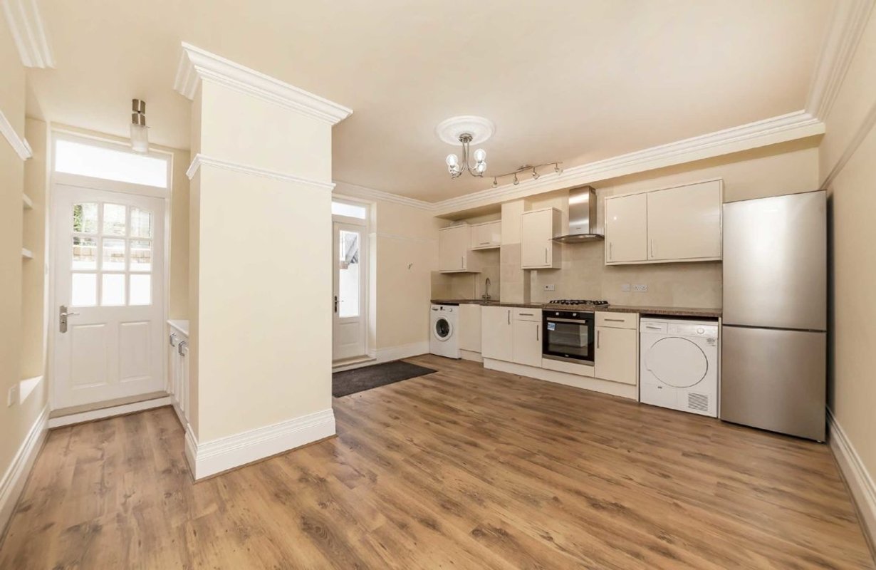 Flat to rent in Clapham Road, London, SW9 (Ref 221792) Dexters