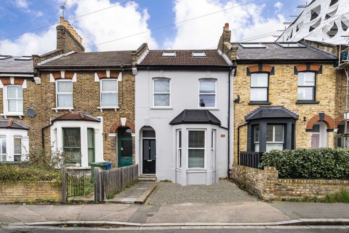 Flat to rent in Crawthew Grove, London, SE22 (Ref 218159) Dexters