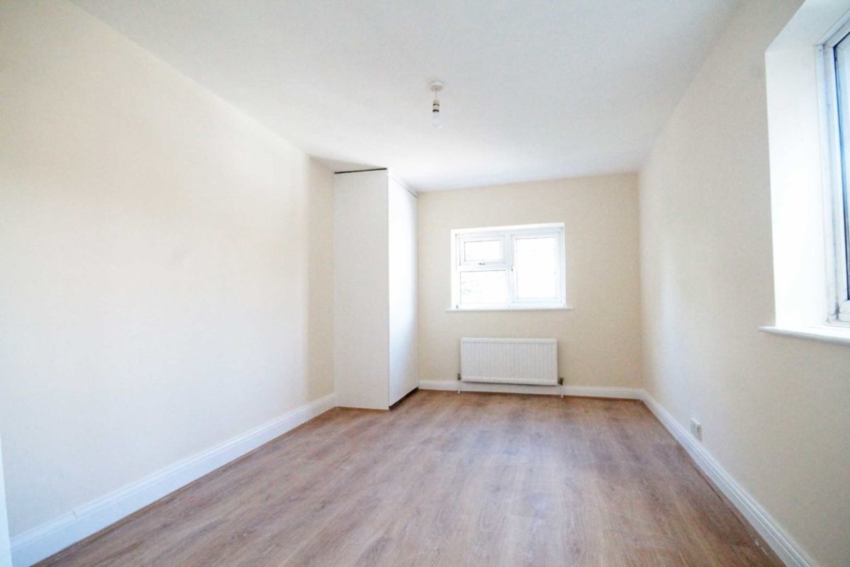 Flat to rent in Denmark Hill, London, SE5 (Ref 220720) Dexters