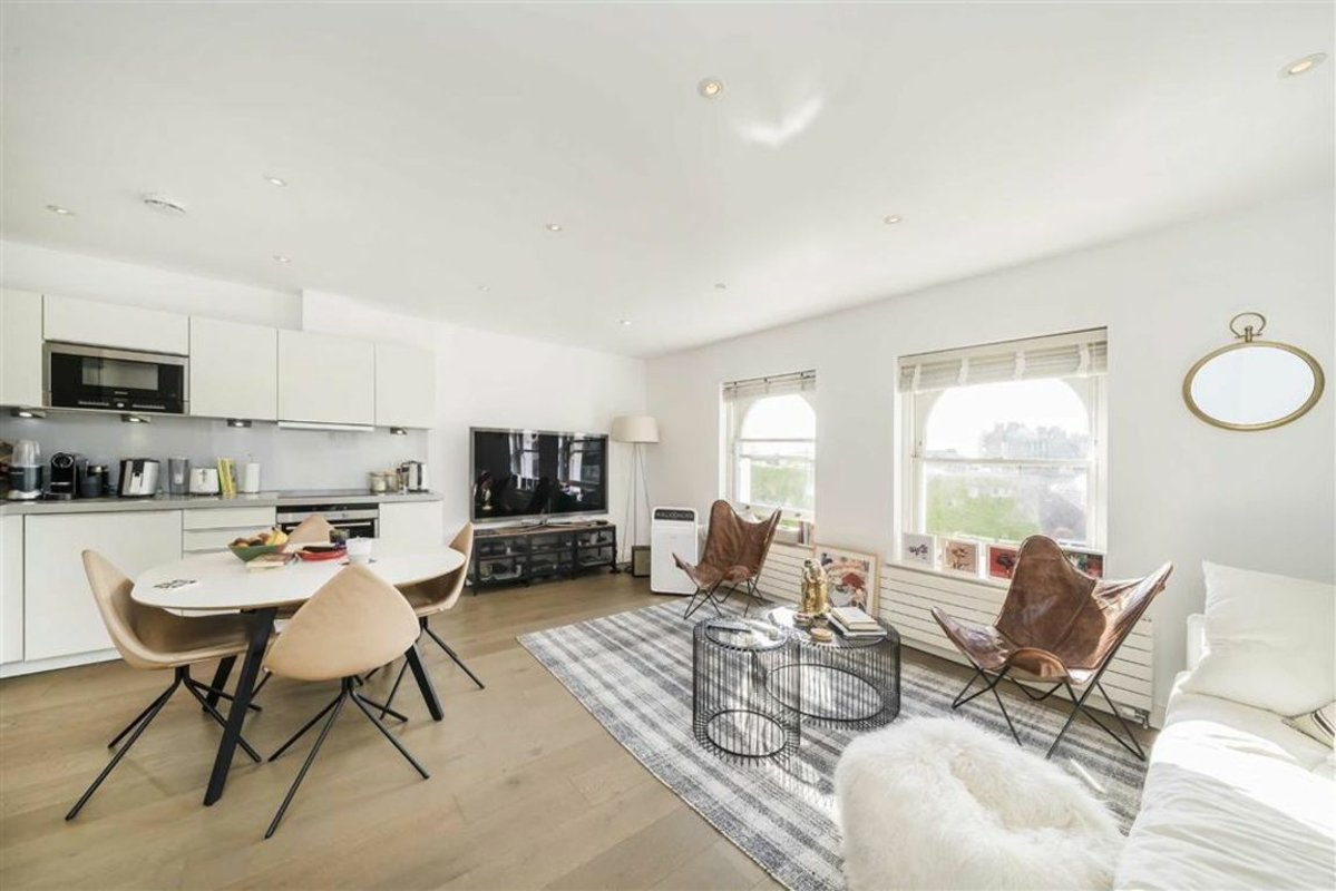 Flat to rent in Fulham Road, London, SW10 (Ref 205026) Dexters