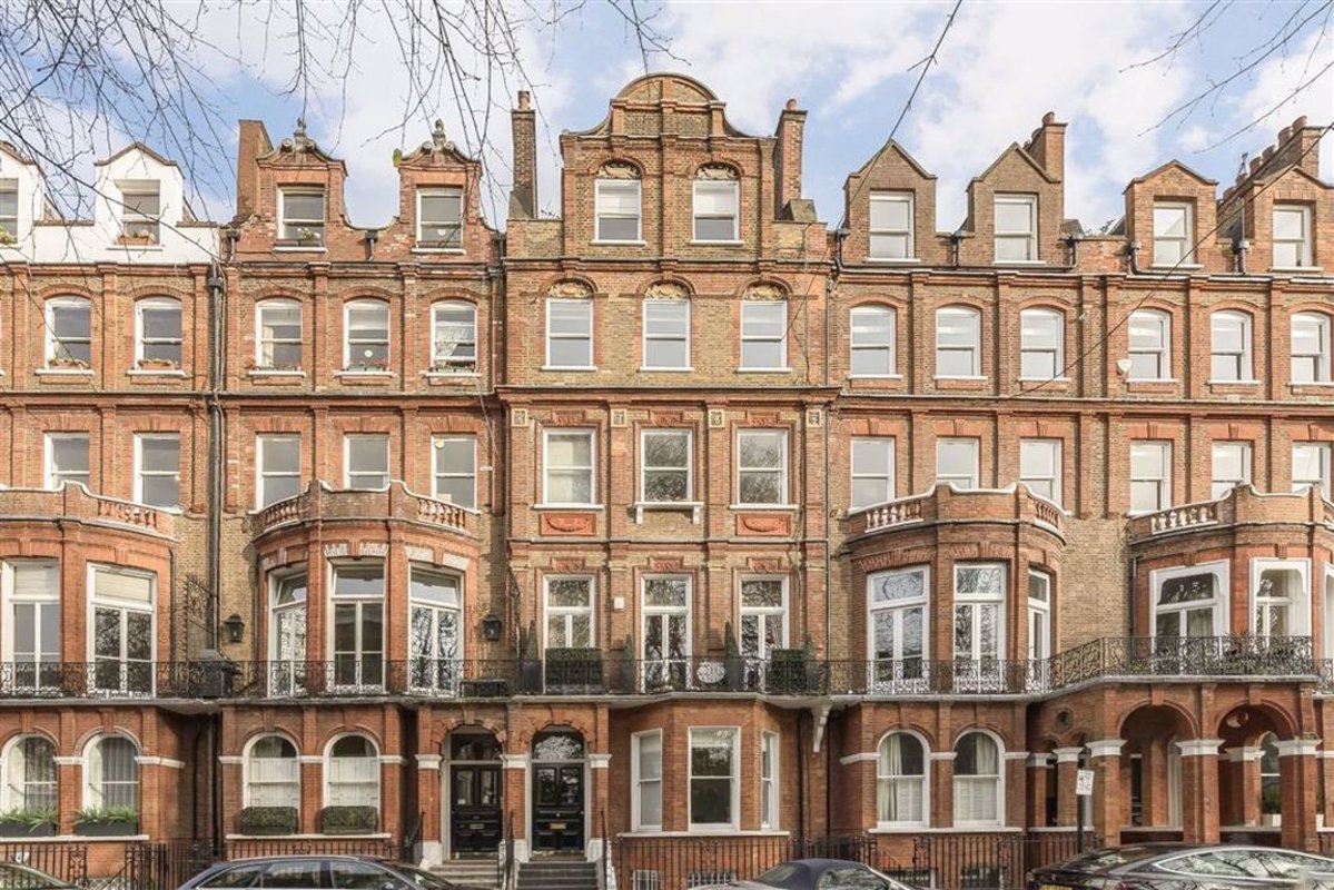 Flat to rent in Gledhow Gardens, London, SW5 | Dexters