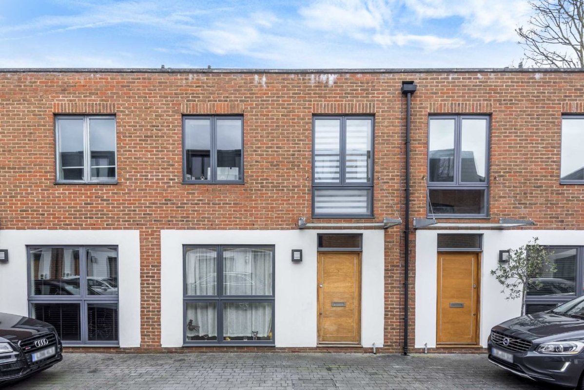 House to rent in Hutton Mews, London, SW15 (Ref 156862) Dexters