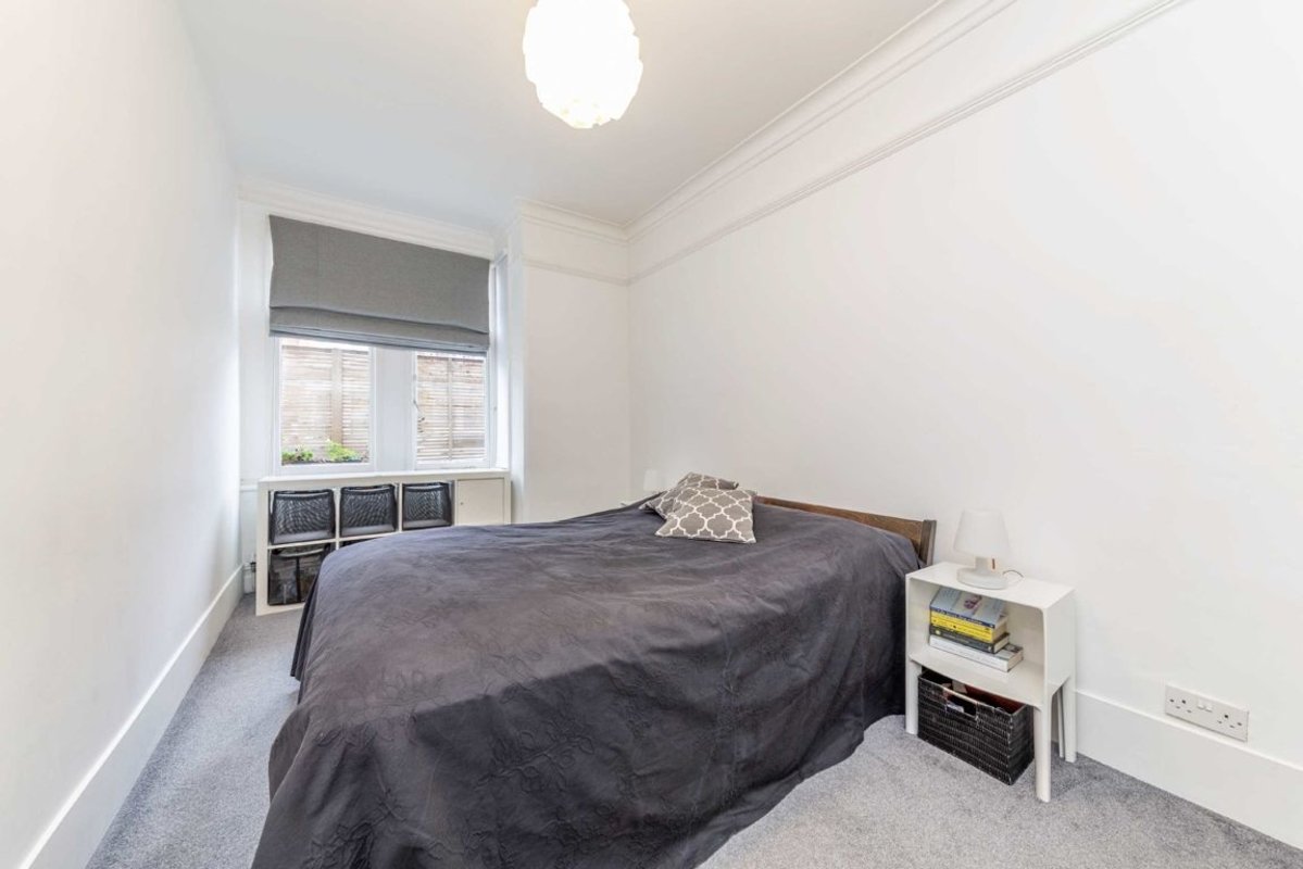 Flat to rent in Jeddo Road, London, W12 (Ref 228963) Dexters