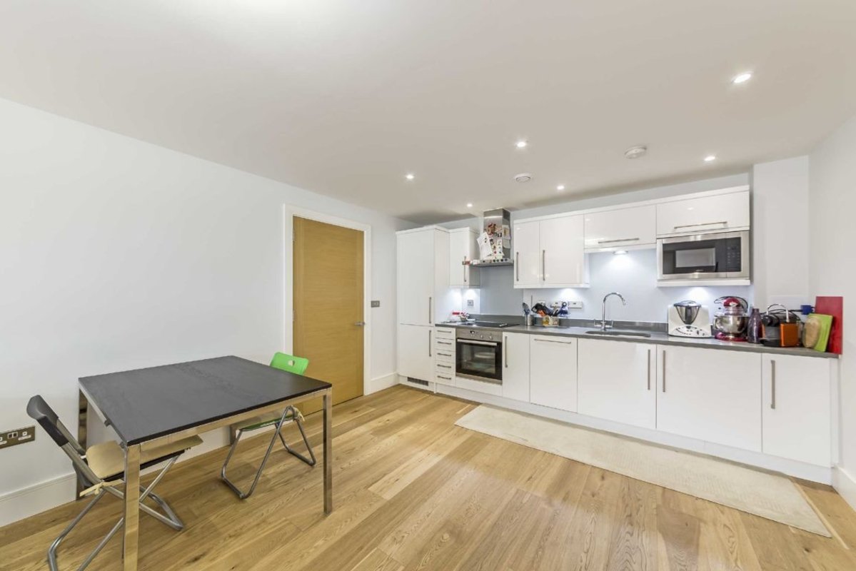 Flat to rent in Kilburn Park Road, London, NW6 (Ref 204200) Dexters