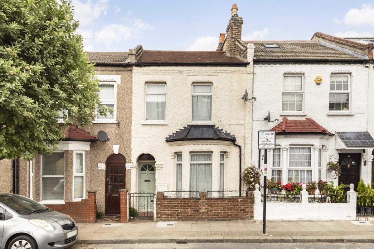 House to rent in Moffat Road, London, SW17 (Ref 221332) Dexters