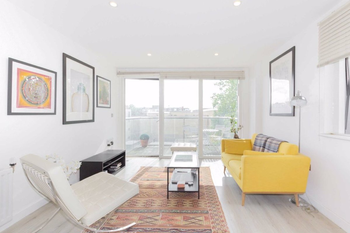 Flat To Rent In Pear Tree Street London Ec1v Dexters