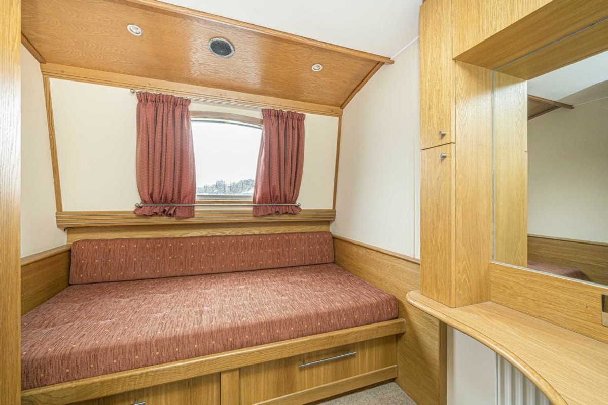 House to rent in Staines Road, Chertsey, KT16 (Ref 222076) Dexters