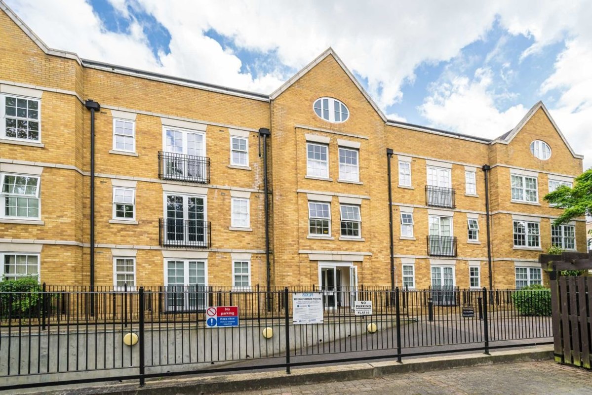 Flat to rent in Twickenham Road, Isleworth, TW7 (Ref 223889) Dexters